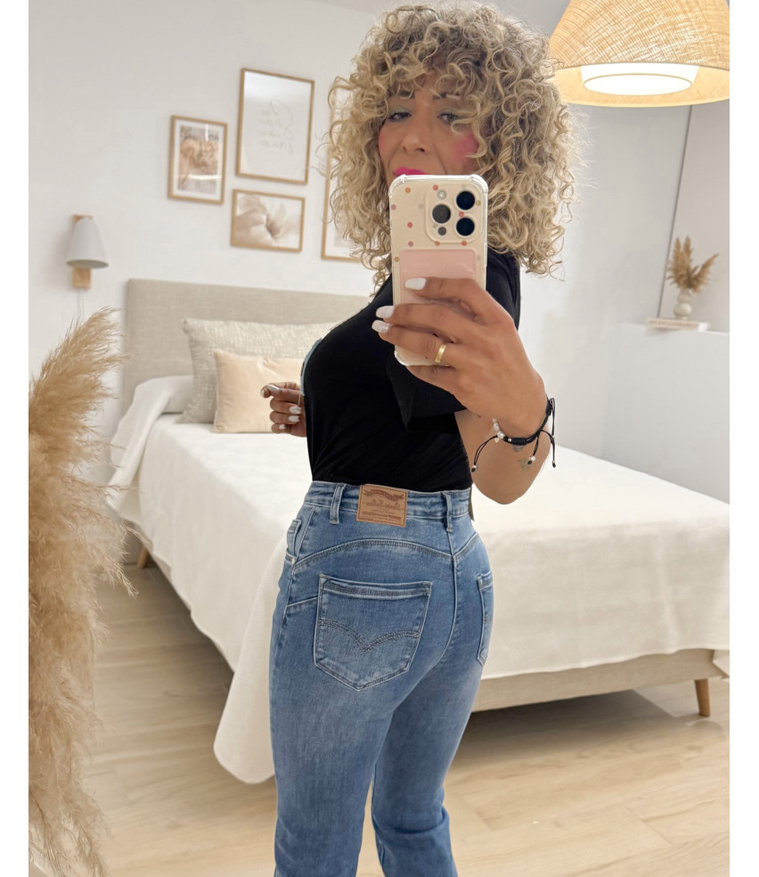 VAQUERO FLARED INS LEVIS