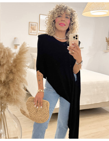 CAMISETA ASIMÉTRICA HOMBRERAS