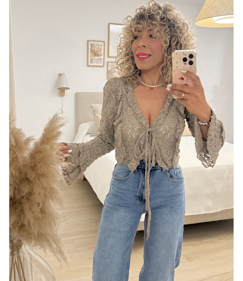 BLUSA ANUDADA ENCAJE