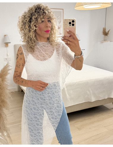 CAMISETA ENCAJE ASIMÉTRICA