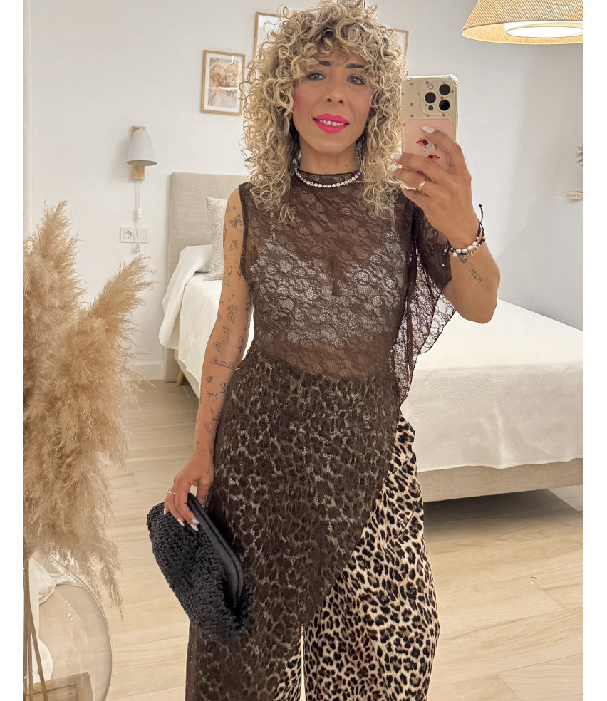 CAMISETA ENCAJE ASIMÉTRICA