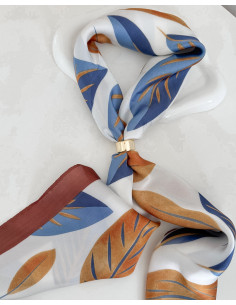 PAÑUELO CON APLIQUE 2