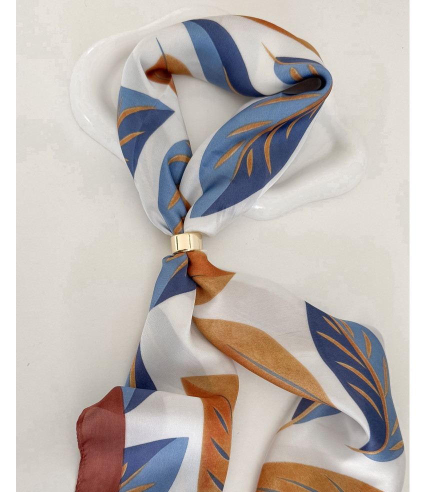 PAÑUELO CON APLIQUE