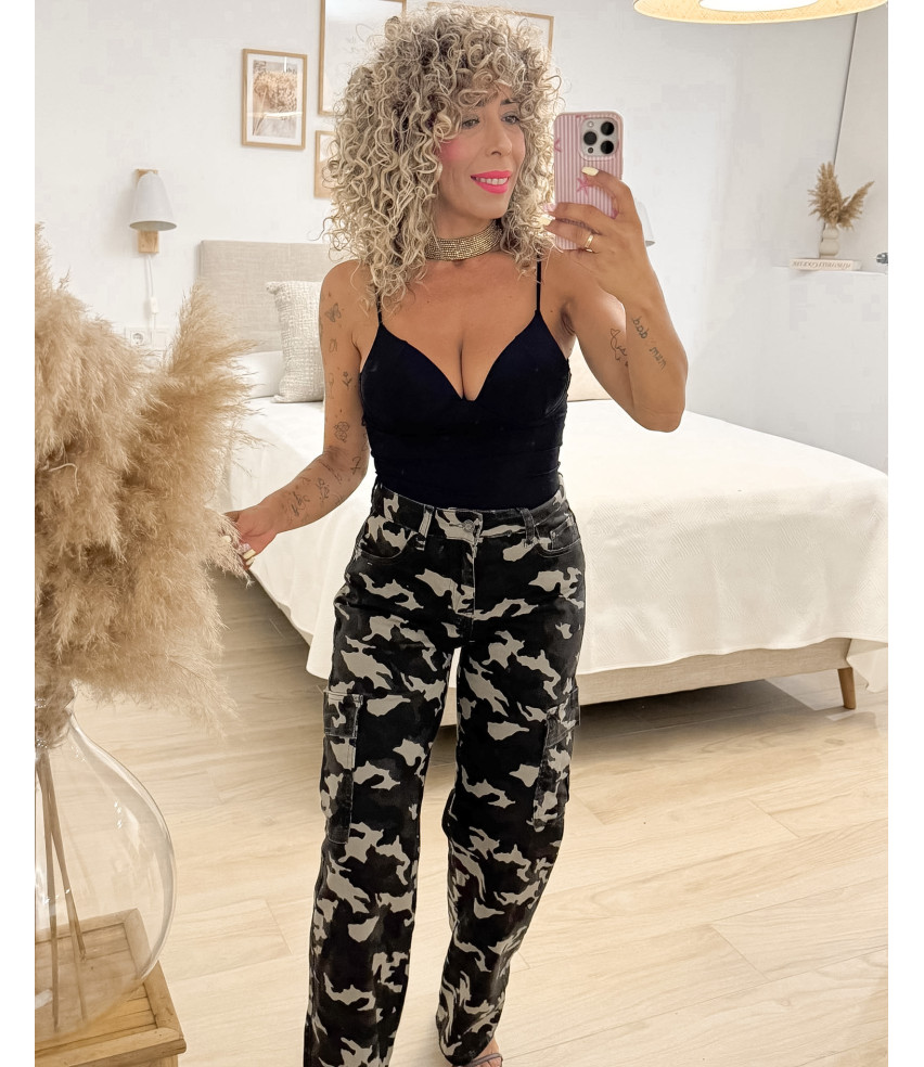 PANTALÓN CARGO CAMUFLAJE